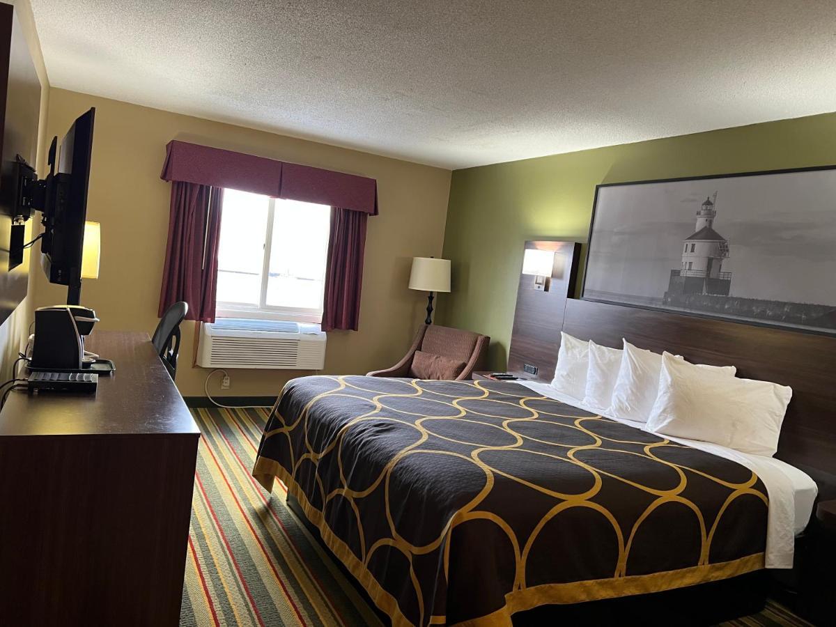 Super 8 By Wyndham Superior Wi Ξενοδοχείο Εξωτερικό φωτογραφία