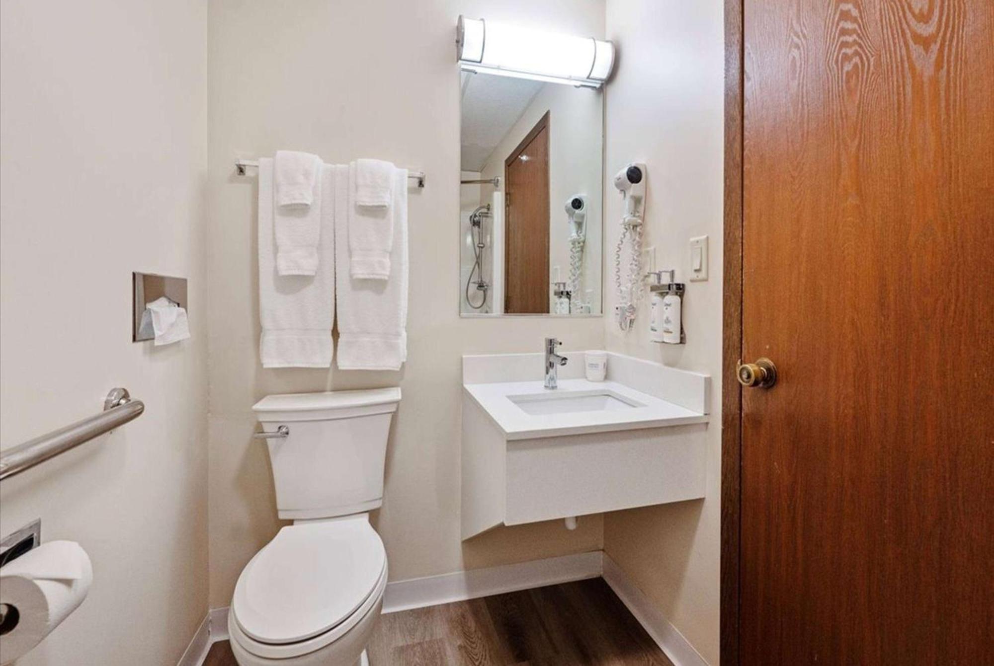Super 8 By Wyndham Superior Wi Ξενοδοχείο Εξωτερικό φωτογραφία